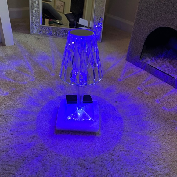 Acrylic Diamond-Cut USB Charging Touch Dimming Portable Remote Desk/Table Lamp - Picture 2 of 10